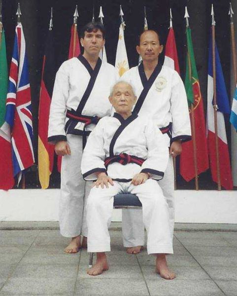 File:Carlos-alayon-kda-kwanjang-nim-with-grandmaster-hwang-kee-founder-of-dangsoodo-mudukkwan-and-his-son-seoul-korea-1995-copy.jpg